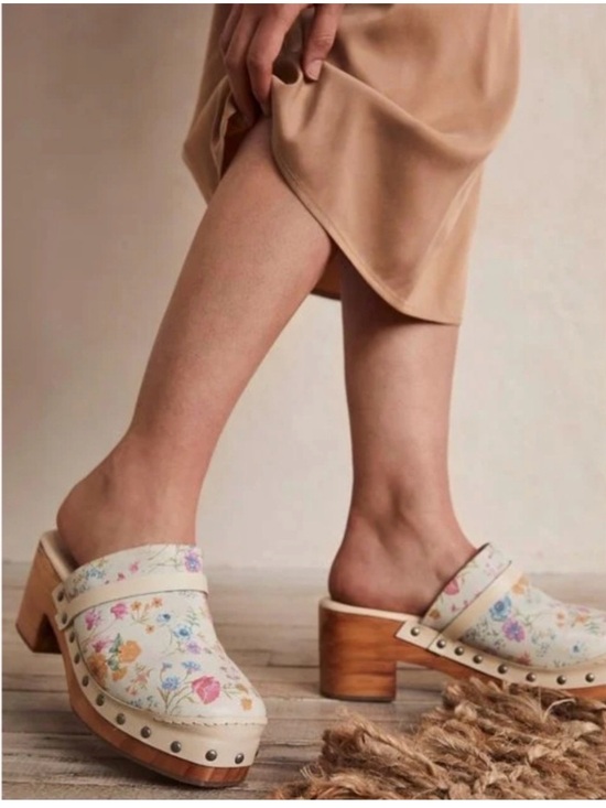 Free People Shoes - FP floral calabasas clog